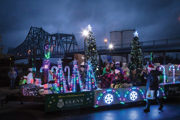 Float in front of bridge at Owensboro Christmas Parade