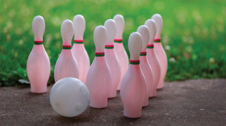 Light up, outdoor bowling set